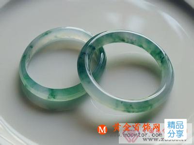 
	小心上當！ 教你如何辨別染色翡翠
