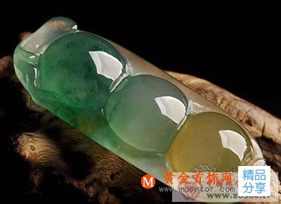 
	圓鞍戒的翡翠知識
