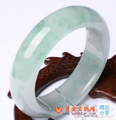 
	從收藏和投資的角度來購買翡翠手鐲
