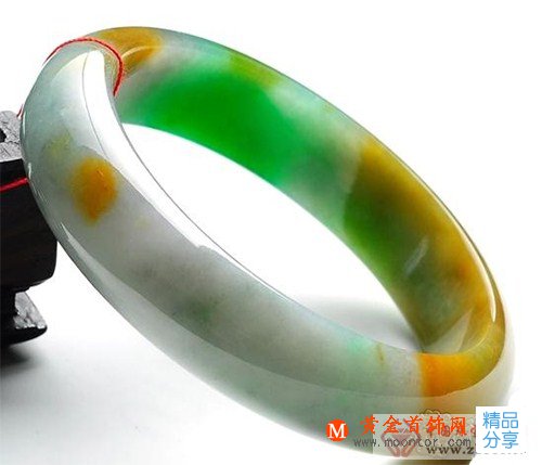 
	一些欣賞翡翠手鐲的誤區
