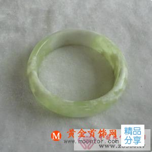 
	岫玉手鐲保養
