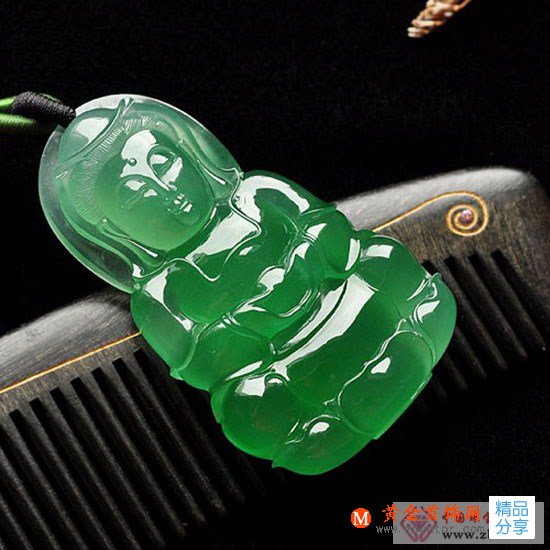 
	翡翠在材質上屬于玉么？
