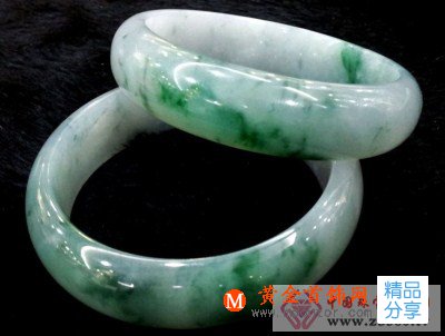 
	一些翡翠手鐲的佩戴常識你應知道
