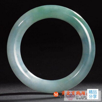 
	油青種翡翠手鐲的特點

