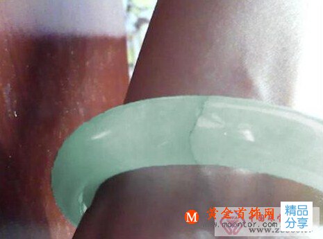 
	翡翠鐲子有裂紋怎么辦
