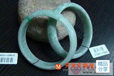 
	翡翠怎樣鑒別
