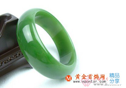 
	綠色和田玉
