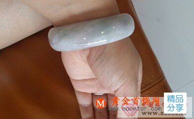 
	價值連城的翡翠鐲子裂了怎么辦
