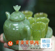 
	南玉簡介
