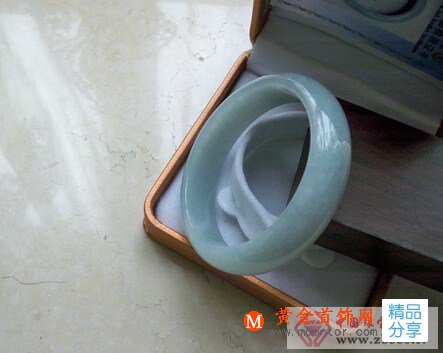 
	翡翠鐲子裂了怎么辦
