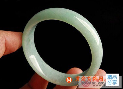 
	什么是糯種翡翠
