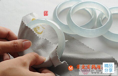 
	翡翠怎么保養
