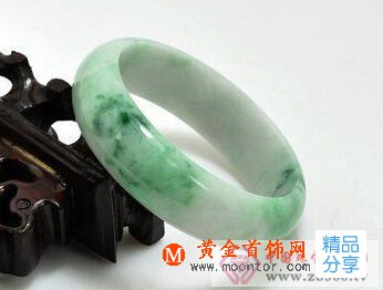 
	如何分辨翡翠種水

