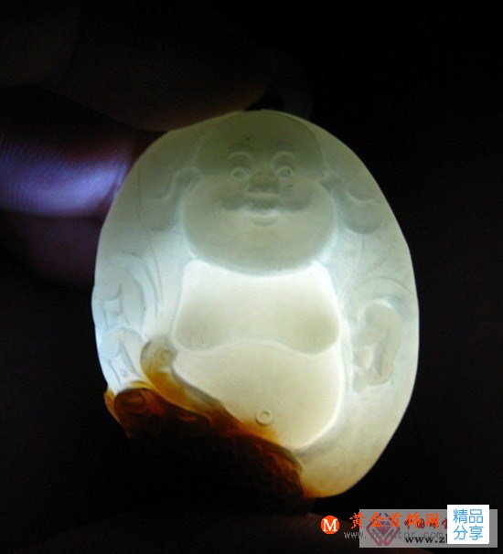 
	如何鑒別和田玉與玻璃制品
