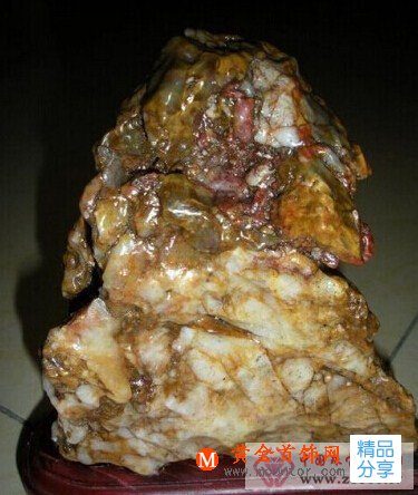 
	新疆有一共有多少種石頭
