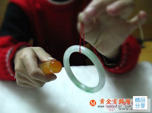
	翡翠陷阱多，別掉「B貨」坑
