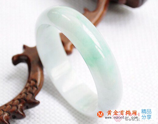 
	翡翠哪種最好
