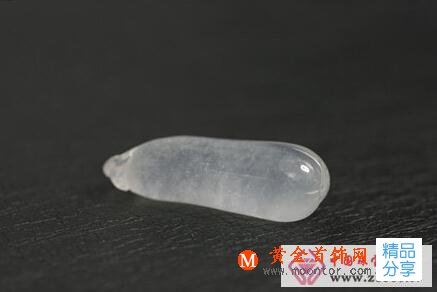 
	如何挑選到精美的翡翠福瓜
