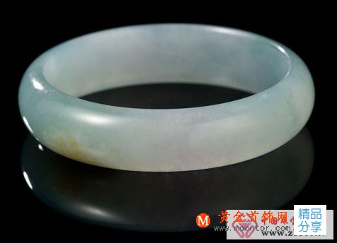 
	分辨白玉手鐲和翡翠手鐲品類
