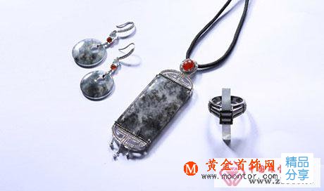 
	秋眉翡翠呈現多彩珍寶本色（圖）
