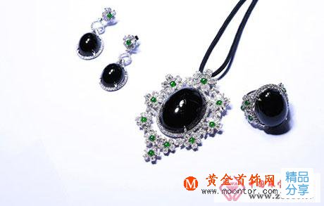 
	秋眉翡翠呈現多彩珍寶本色（圖）
