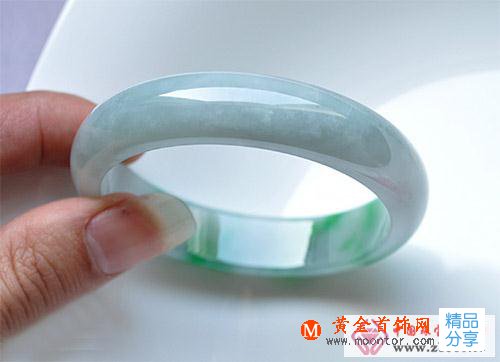 
	翡翠手鐲在哪買好
