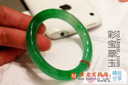 
	翡翠容易破裂或損傷 需精心保養
