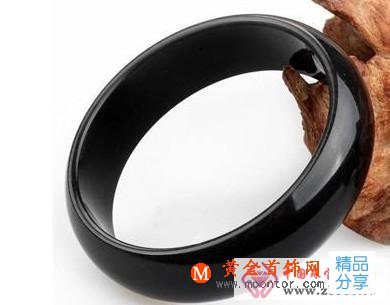 
	小編支招如何保養墨玉玉器
