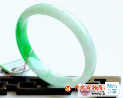 
	翡翠手鐲怎樣保養
