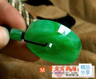 
	如何讓翡翠飾品光彩如新
