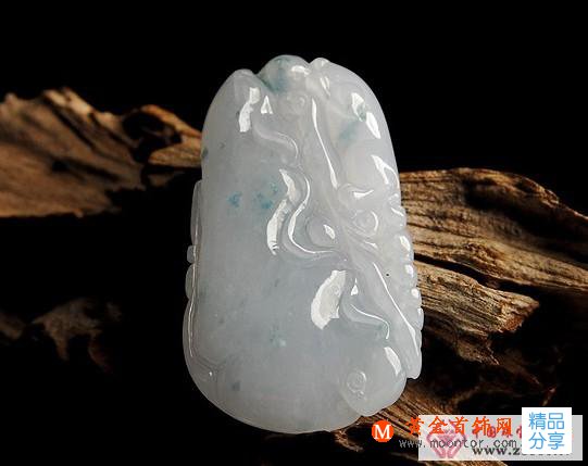 
	選擇翡翠要看玉質
