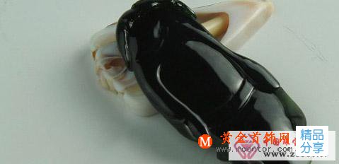 
	翡翠中的靠皮綠與帶子綠是什么意思
