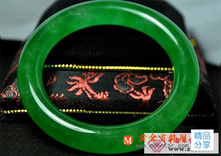 
	天然翡翠有哪些基本特征

