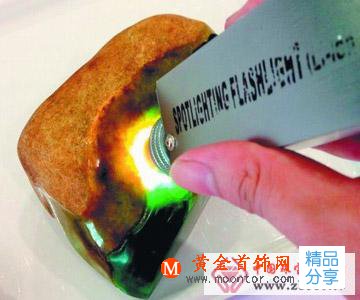 
	中檔以上翡翠將步入高級奢侈品行
