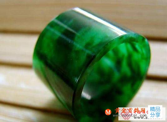 概述鐵龍生的特性及其與翡翠的關系