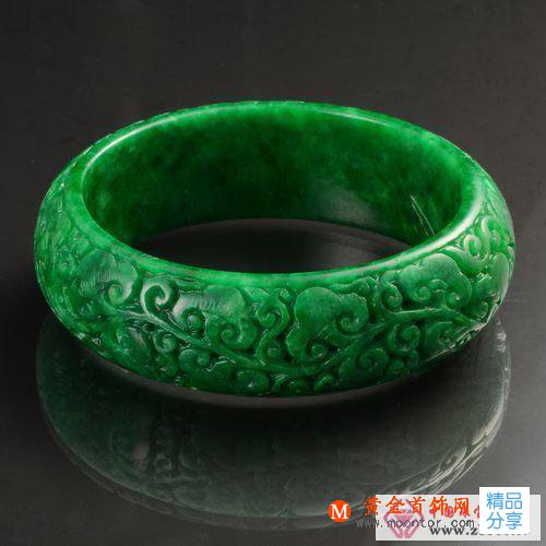 概述鐵龍生的特性及其與翡翠的關系
