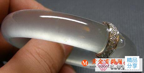 
	翡翠玉石保養的六大方法
