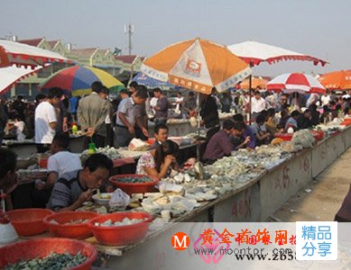 
	南陽鎮平和田碧玉批發市場現場情景（組圖）
