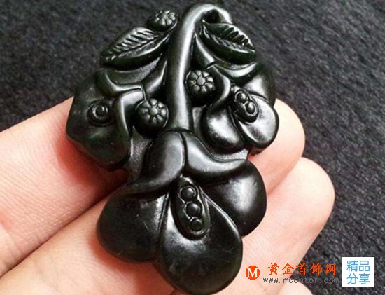 
	你喜歡墨玉嗎？你知道墨玉的種類有哪些嗎？
