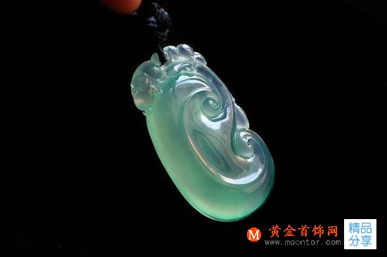 
	翡翠應該如何盤養，人養翡翠的三種方式

