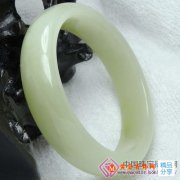 
	和田玉與玻璃的區別

