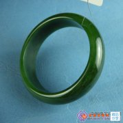 
	和田玉手鐲應該從哪些方面來辨別真假
