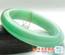 
	什么才是有珠寶感的翡翠手鐲
