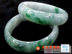 
	一些翡翠手鐲的佩戴常識你應知道

