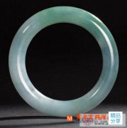 
	油青種翡翠手鐲的特點
