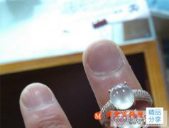 
	翡翠手鐲的戴法和含義
