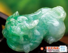 
	怎么看翡翠的“底”
