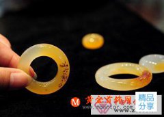 
	“色、透、潤、硬”四法鑒別黃龍玉
