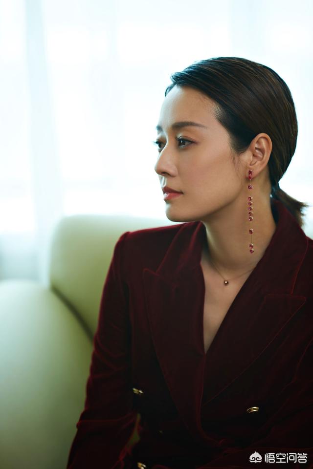 黃金項鏈怎么戴好看？怎樣戴金項鏈才不會顯俗氣？【推薦】