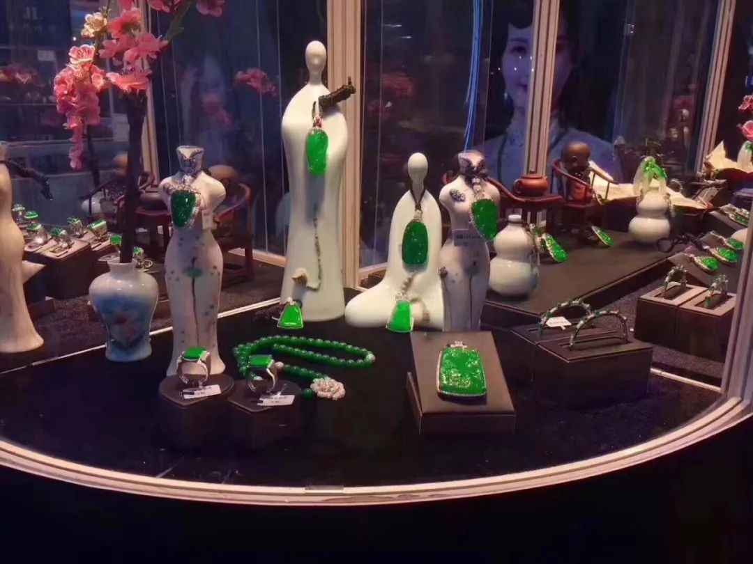 翡翠掛件造型圖片-精品翡翠吊墜寓意